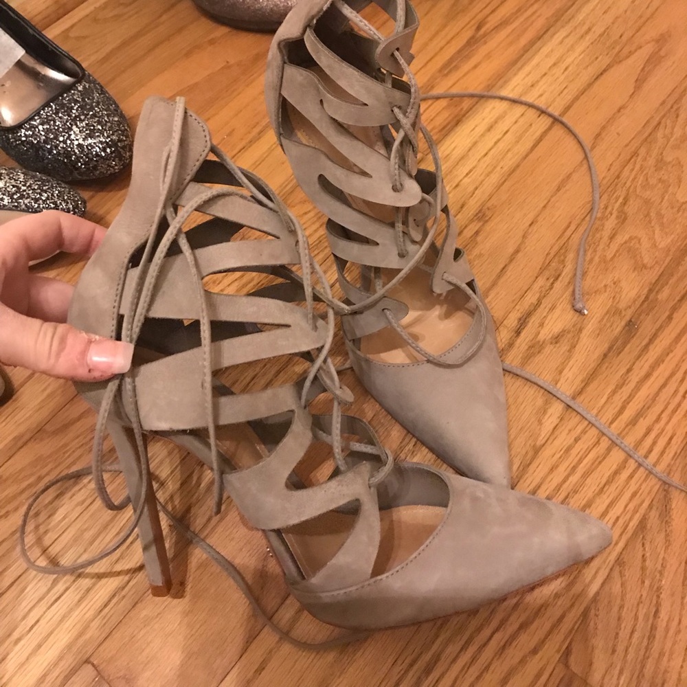 Super cute Schutz pumps! Worn once! Size 7.5